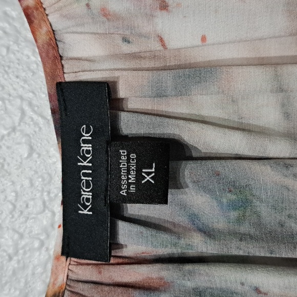 Karen Kane Tie Dye Printed Tie Split V-Neck Long Sleeve Curved Hem Peasa… - Picture 5 of 7